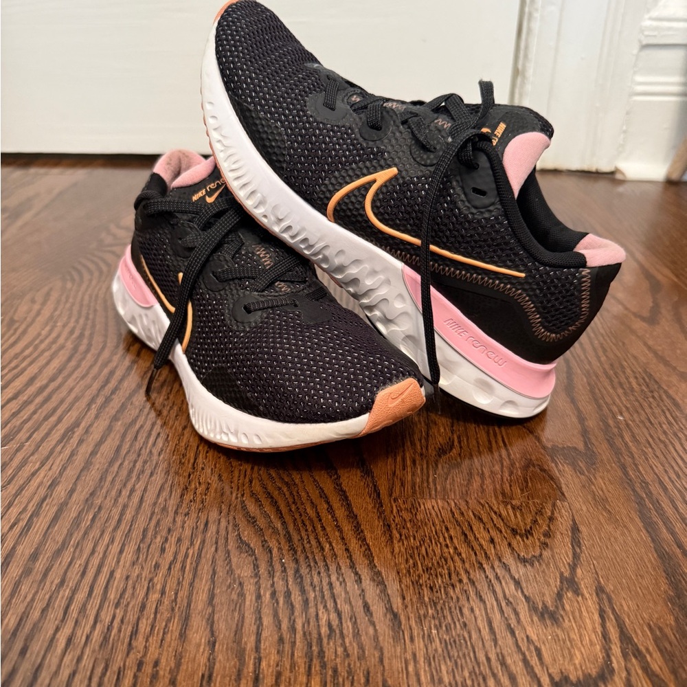 Nike Women’s Renew Run